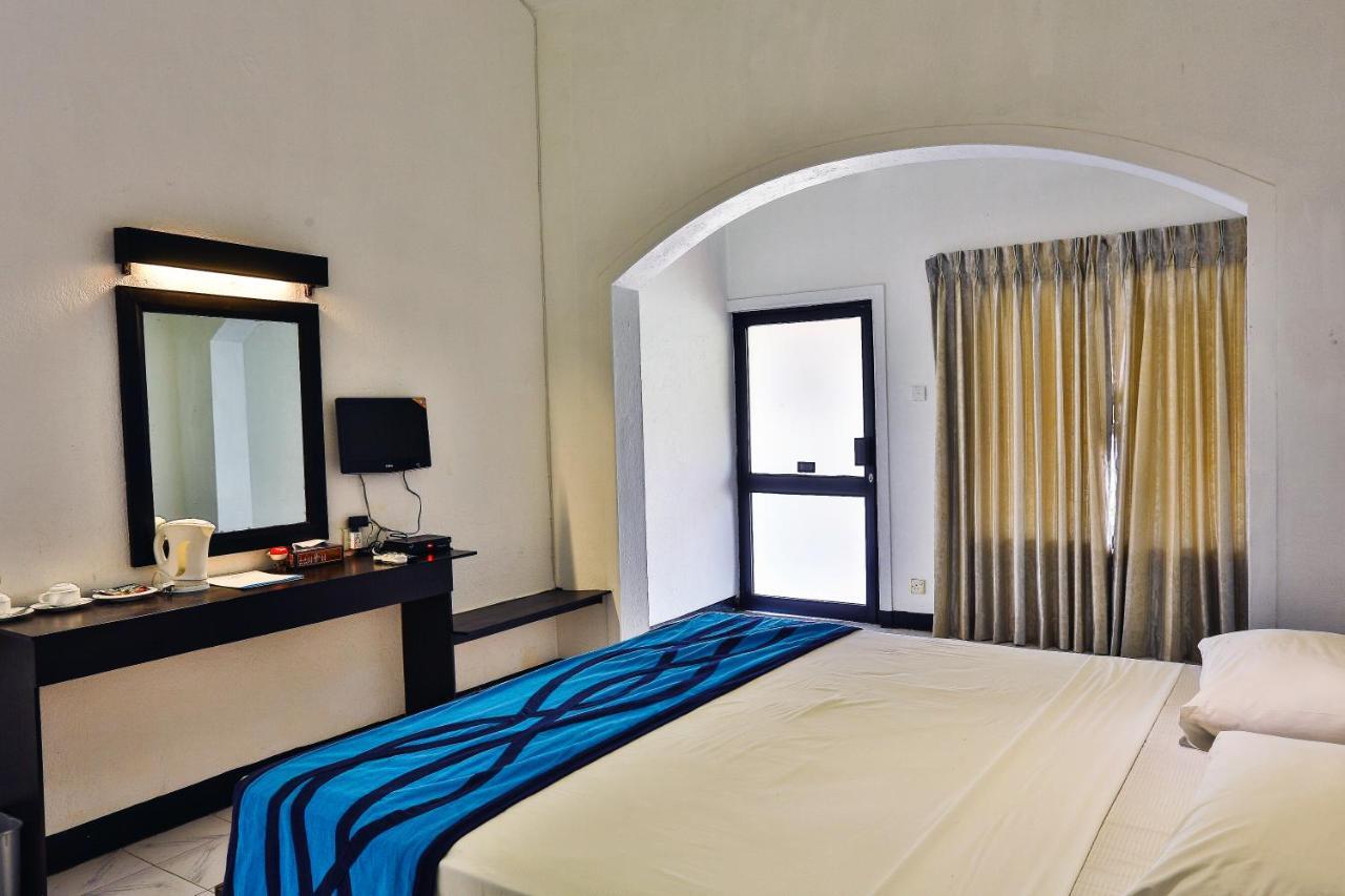 Amagi Beach - Secluded Slice Of Paradise Hotel Marawila Room photo